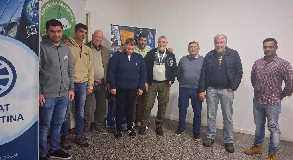 Radio Club Bol&iacute;var fue sede de una charla t&eacute;cnica y educativa ororganizada por AMSAT Argentina, dedicada a los sat&eacute;lites para radioaficionados y nuevas tecnolog&iacute;as.