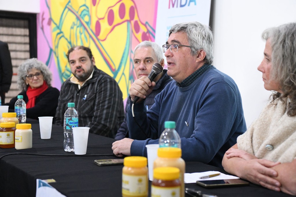 Javier Rodr&iacute;guez encabez&oacute; la apertura del 6&deg; Congreso Ap&iacute;cola del Periurbano: "La cantidad de productores creci&oacute; m&aacute;s de un 60% en los &uacute;ltimos seis a&ntilde;os"