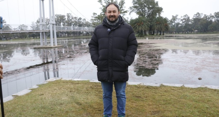 El Municipio junto a voluntarios y colaboradores, impulsan una jornada de limpieza en la Glorieta del Parque Municipal Las Acollaradas