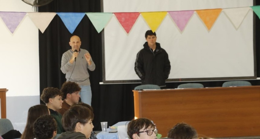 Pirovano celebra el d&iacute;a de la bandera con actividades durante toda la jornada 