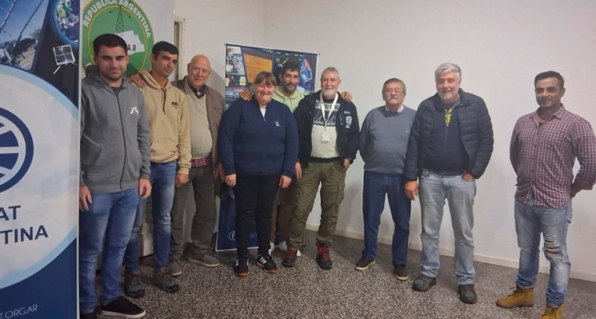 Radio Club Bol&iacute;var fue sede de una charla t&eacute;cnica y educativa organizada por AMSAT Argentina, dedicada a los sat&eacute;lites para radioaficionados y nuevas tecnolog&iacute;as