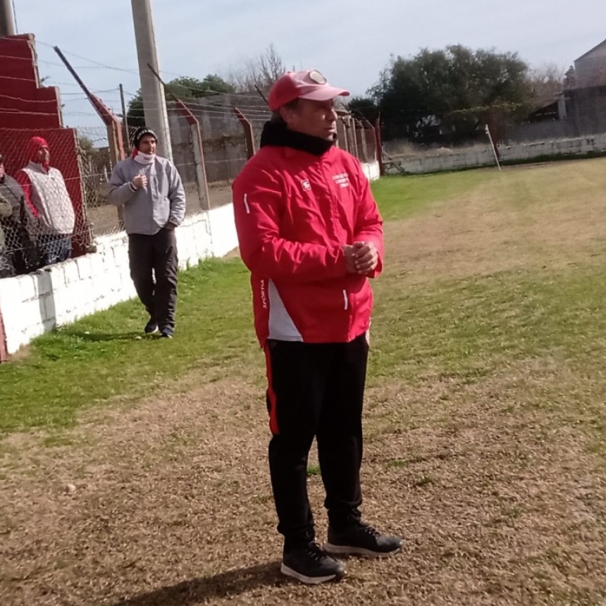 Alejandro Cainzos: &ldquo;Surgi&oacute; la posibilidad de ir a Uni&oacute;n de Bonifacio, es un lindo desaf&iacute;o y estoy muy contento con la oportunidad&rdquo; 