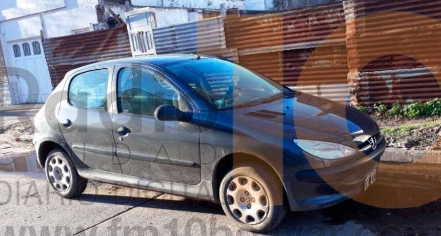 Principio de incendio en un veh&iacute;culo sin mayores da&ntilde;os