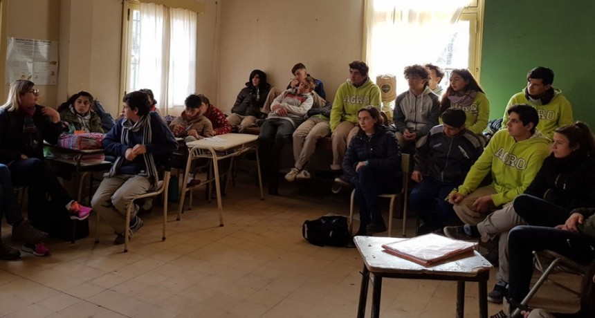 DDHH brind&oacute; una charla en la Escuela de Educaci&oacute;n Agraria