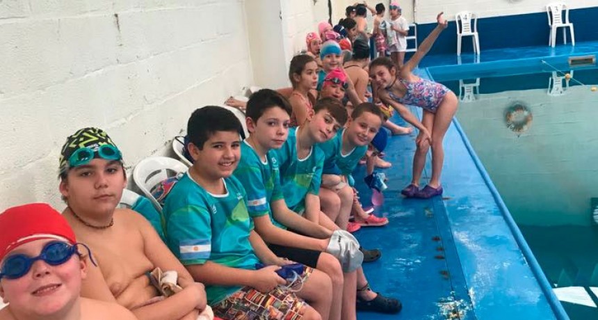 Buen desempe&ntilde;o de los alumnos del natatorio en Daireaux