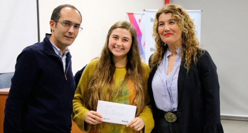 El intendente Pisano entreg&oacute; 165 becas a estudiantes de Bol&iacute;var