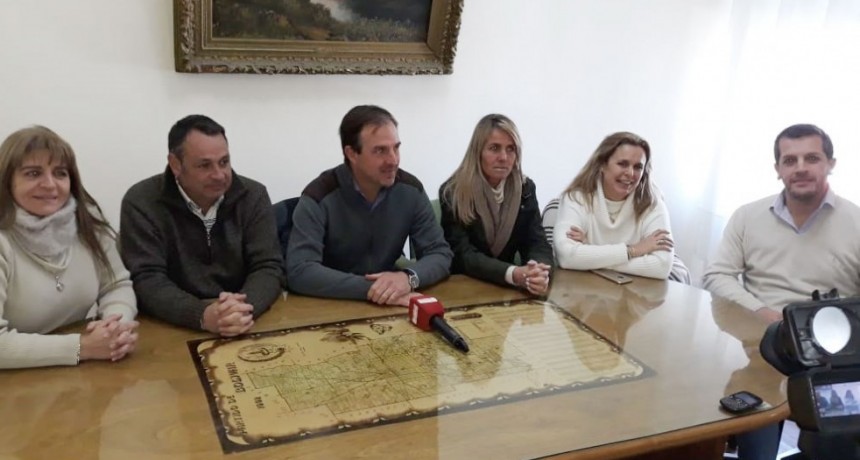 Bol&iacute;var recibi&oacute; la visita de los senadores  Alejandro Cellillo y Carolina Tironi