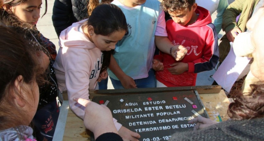 Se colocar&aacute; una baldosa por la memoria de Griselda Betelu