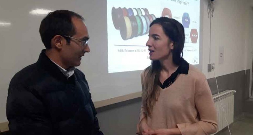 El Intendente Pisano recibi&oacute; a la dise&ntilde;adora bolivarense Valeria Sararols