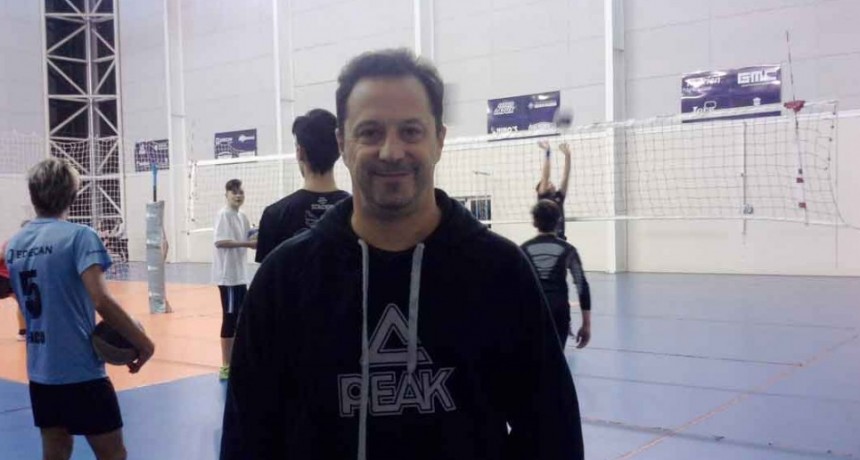 Rodrigo Mart&iacute;nez Granados: &lsquo;Yo voy viviendo el d&iacute;a a d&iacute;a y disfruta de ser parte de uno de los mejores cuerpos t&eacute;cnicos de voley de Latinoam&eacute;rica&rsquo; 