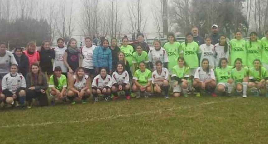 Gran amistoso de futbol femenino entre Balonpie y Club Atl&eacute;tico Urdampilleta