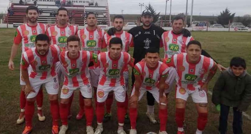 Empleados y Balonpie ganaron de local y se afianzan en la tabla
