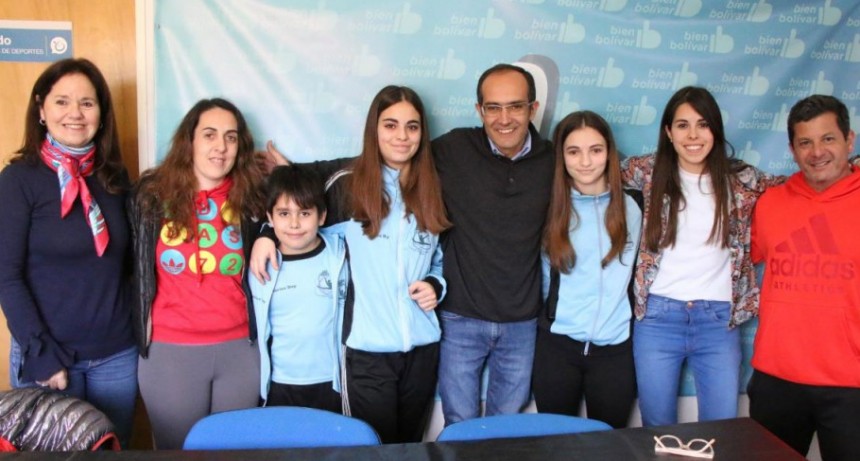 Pisano entreg&oacute; un aporte econ&oacute;mico a gimnastas de Bol&iacute;var