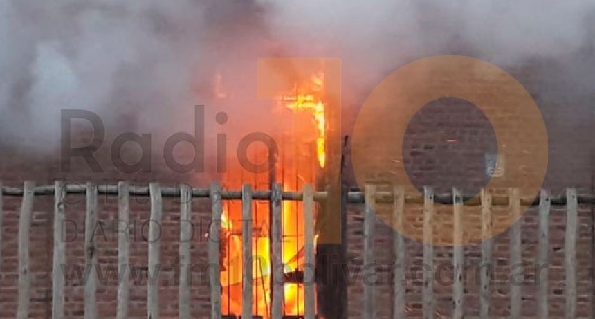 Incendio en barrio La Portada: Finalmente se descart&oacute; que alguien estuviera en el interior de la vivienda