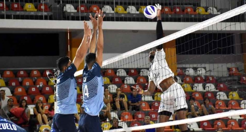 Dos atacantes cubanos se suman al nuevo Bol&iacute;var Voley