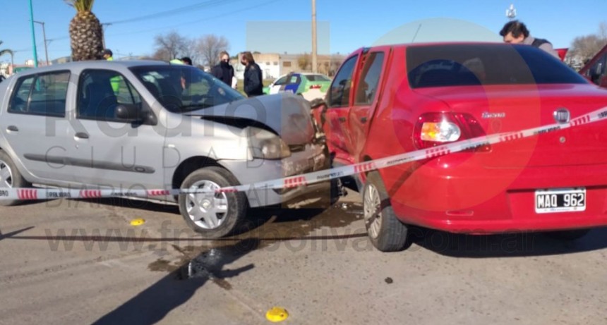 Dos conductores derivados al hospital local tras un fuerte impacto entre dos autom&oacute;viles