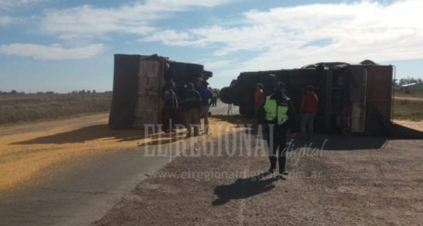 9 de julio; Ruta 65 con transito asistido tras volcar un cami&oacute;n con cereal