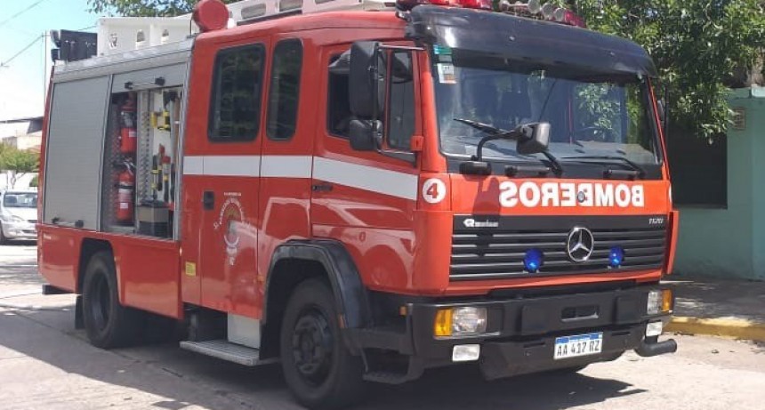 Bomberos voluntarios acudieron a la ayuda de una familia que hab&iacute;a sufrido intoxicaci&oacute;n por mon&oacute;xido de carbono