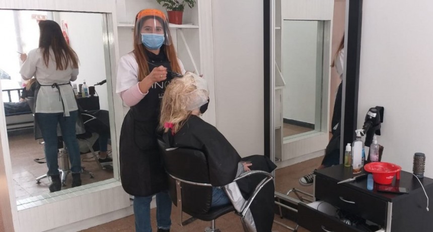 Gabi R&iacute;os inaugur&oacute; su nuevo sal&oacute;n de belleza en Olascoaga 108