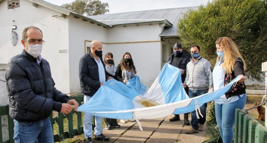 Por el 122&deg; aniversario de la localidad Pisano iz&oacute; la bandera nacional en Hale