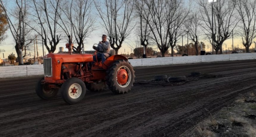 Adrian Zuccarino (Club Santa Ana) “Trabajamos arduamente para que cuando se pueda hacer, se haga de la mejor manera”