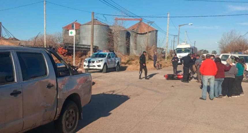 Barrio Pompeya: Impacto entre moto y camioneta