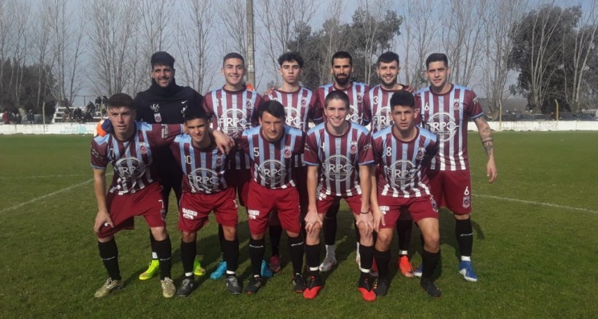 Balonpié goleó y se adueñó de la punta del campeonato 