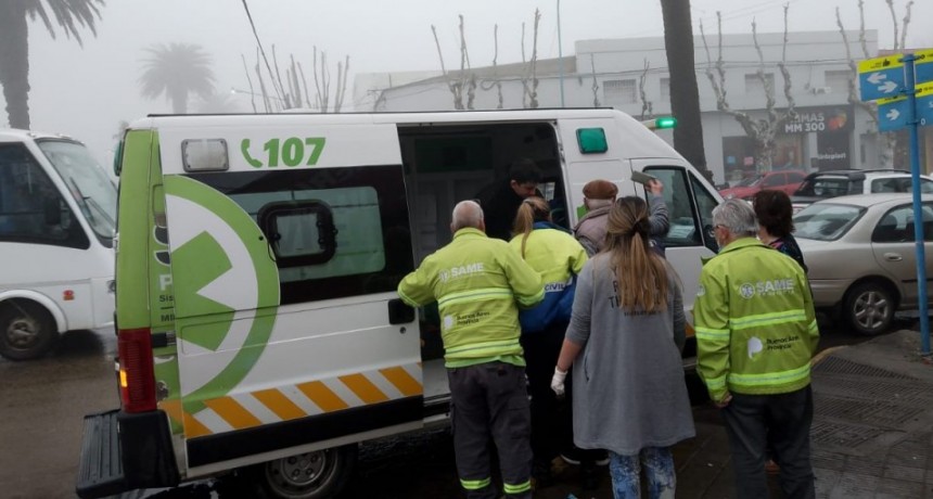 El Equipo Emergente asistió a un hombre que sufrió una caída y un fuerte golpe en su tobillo