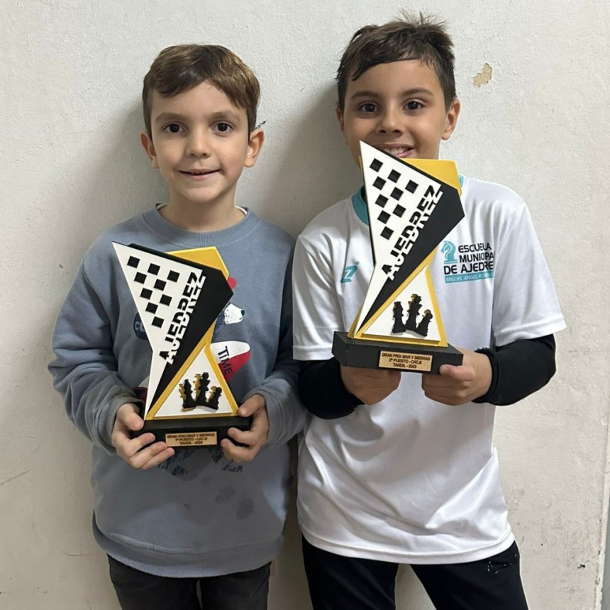 Gino Caverlotti y Teo Reguero, lograron el 1º y 2º lugar en el Prix de Mar y Sierra en la ciudad de Tandil 
