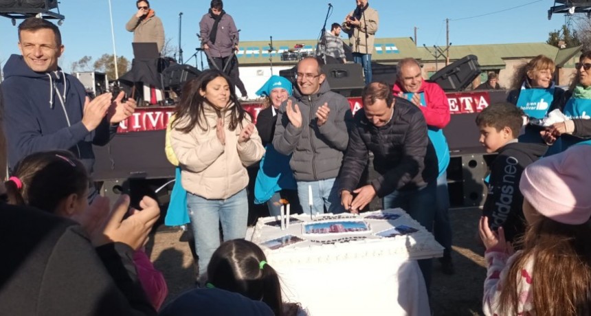 Pisano y Bucca celebraron los 110 años de Urdampilleta, junto al equipo de la Delegación Municipal (Video)