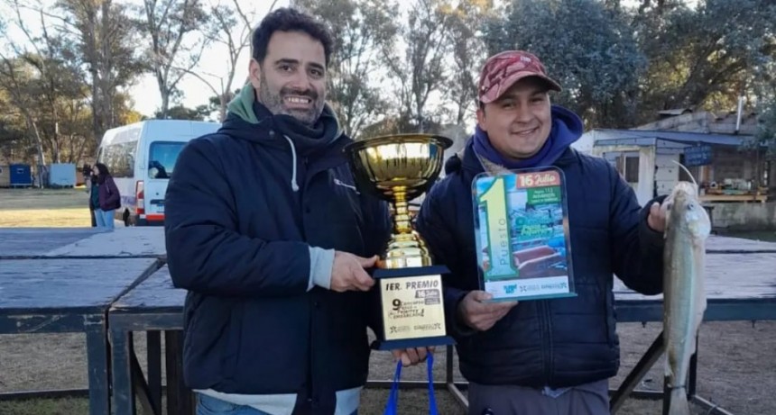El bolivarense Kevin Burgos fue el ganador del 9° Concurso de Pesca de Pejerrey modalidad embarcado y habló con FM 10