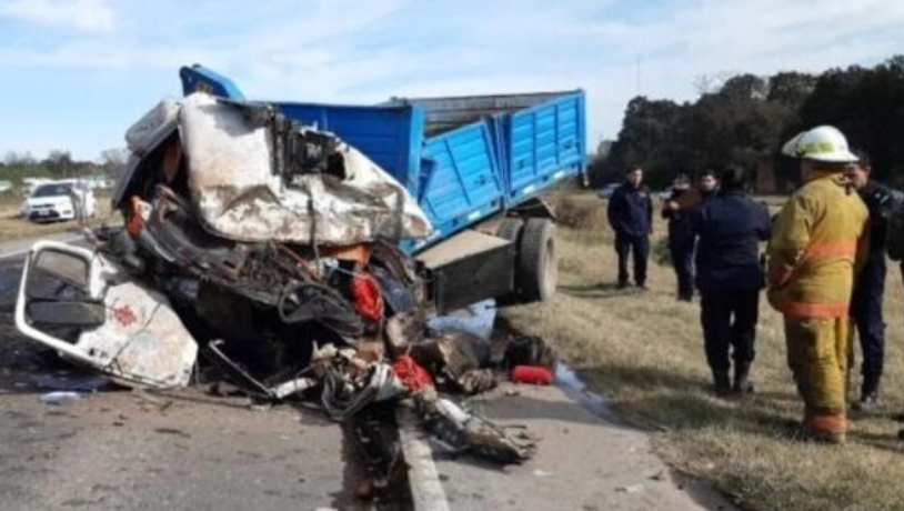 Un camionero de 35 años falleció en un violento accidente en la ruta nacional 5