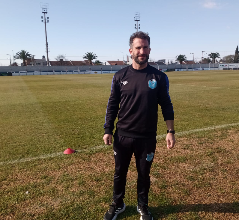 Cristian Piarrou: “En principio por este fin de semana y hasta que el club resuelva cómo seguir, nos toca la función de dirigir el equipo”