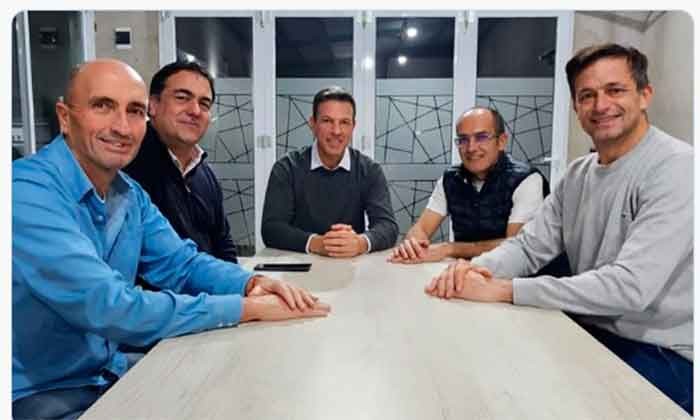De abajo para arriba: Fuerte apuesta por los intendentes para “arrastrar” votos