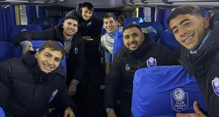 El plantel de Ciudad de Bolívar partió rumbo a Mendoza, y este domingo 15.30 enfrenta a San Martín