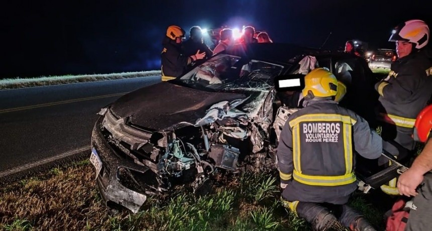 Ruta 205: Se registró un accidente en cercanías al puente del arroyo Saladillo, dos personas fueron hopitalizadas en Roque Pérez