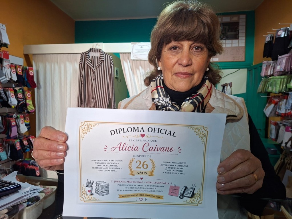 Alicia Caivano: "El CRIB es parte importante de mi vida, y en el &uacute;ltimo d&iacute;a de trabajo mis compa&ntilde;eros me dieron una grata sorpresa"