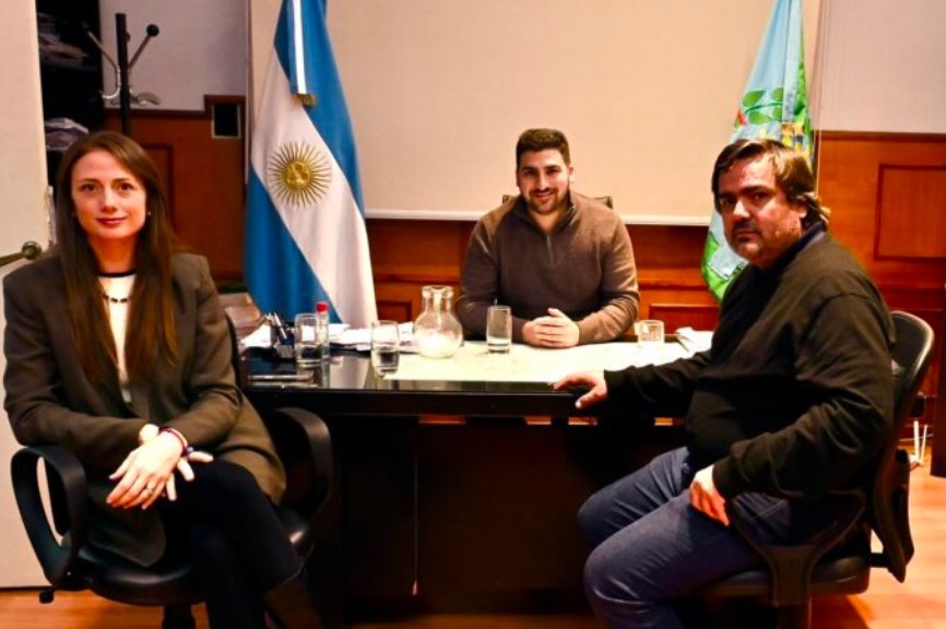 El presidente de la UCR bonaerense visit&oacute; a Eg&uuml;en: foto, amistad y gesti&oacute;n