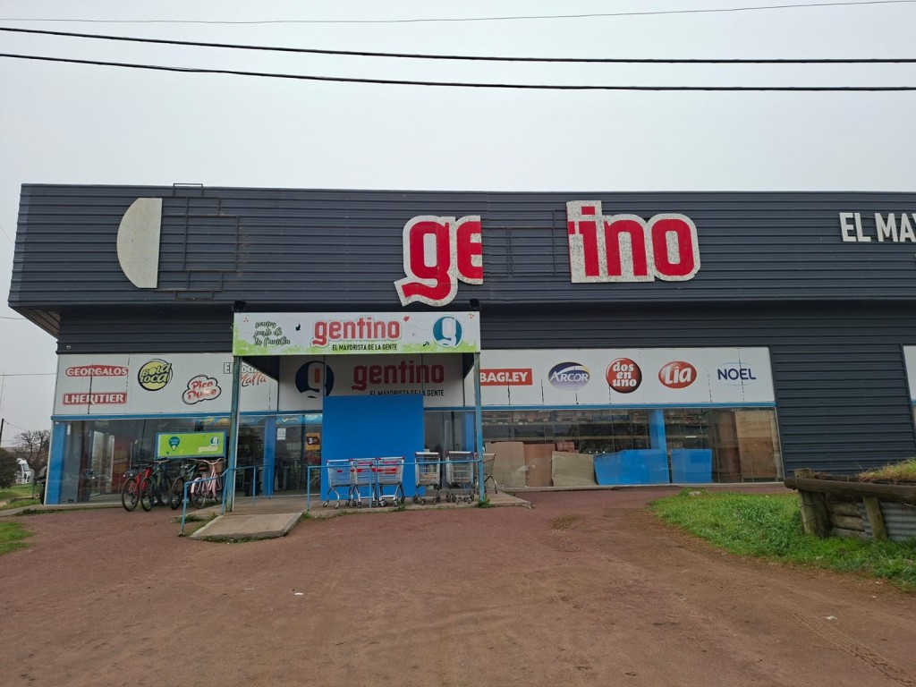 Hicieron un boquete e ingresaron a robar una suma de dinero en el local de Gentino de Bol&iacute;var