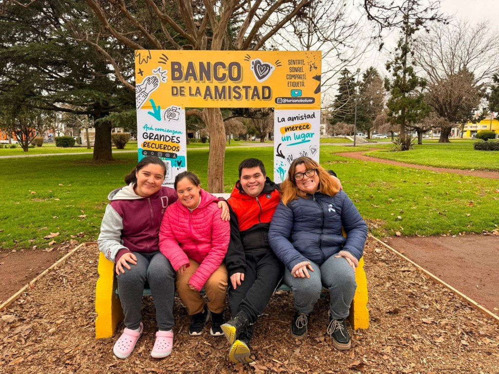 El banco de la amistad ya tiene su lugar en el Centro C&iacute;vico  