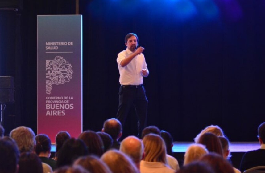 La Provincia rechaz&oacute; la idea libertaria de arancelar la salud y la universidad a extranjeros
