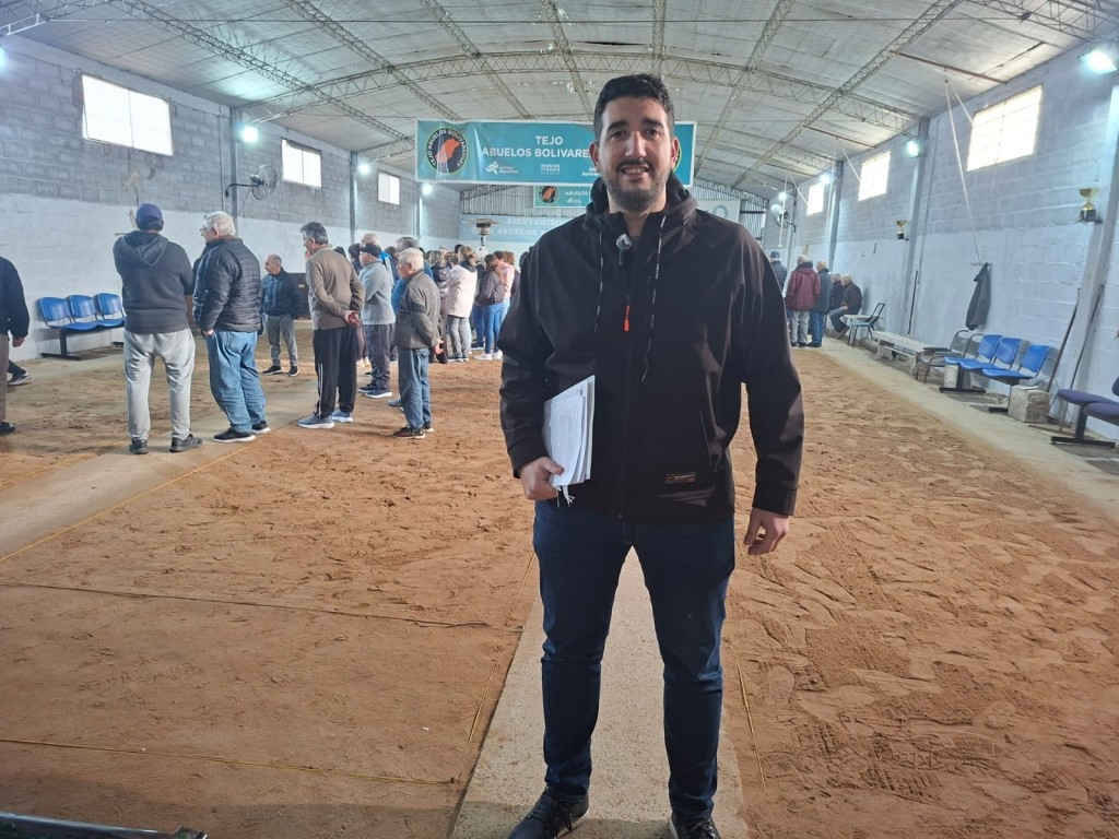Alexis Pasos: "Estamos asistiendo y desarrollando las disciplinas de la Etapa Local de los Torneos Bonaerenses, con una gran expectativa de tener a  muchos bolivarenses en las finales"