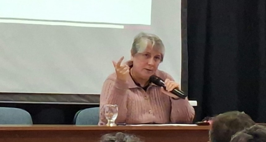 Este viernes en el CRUB: Bol&iacute;var recibi&oacute; a Flavia Terigi en una jornada de reflexi&oacute;n sobre los desaf&iacute;os que enfrenta la educaci&oacute;n bonaerense 