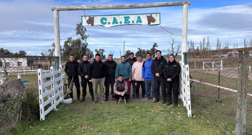 Privados de la libertad realizaron tareas comunitarias en el Centro de Actividades Ecuestres Adaptadas de la localidad Urdampilleta