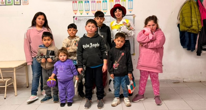 Los juguetes de Toy Story encontraron un nuevo destino:  El Cine Avenida entreg&oacute; las donaciones a los CAI 
