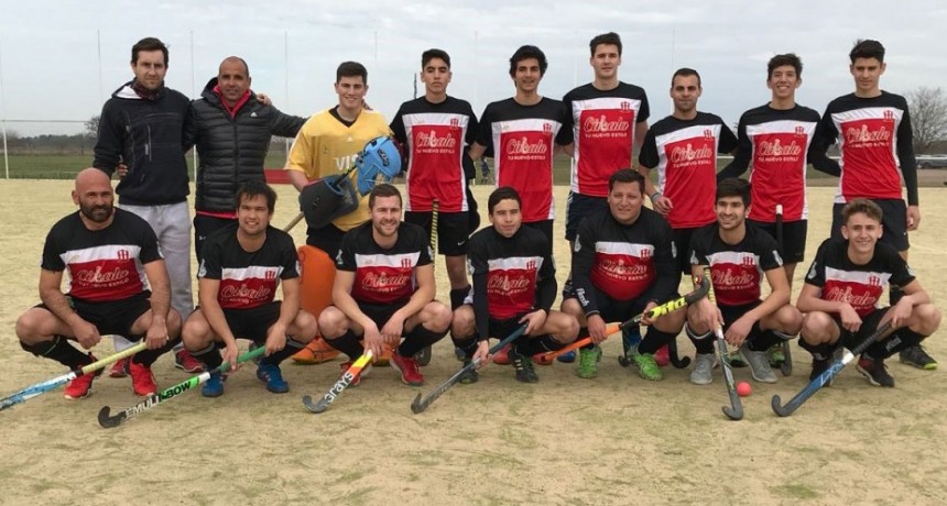 El hockey masculino volvi&oacute; triunfante de 9 de Julio