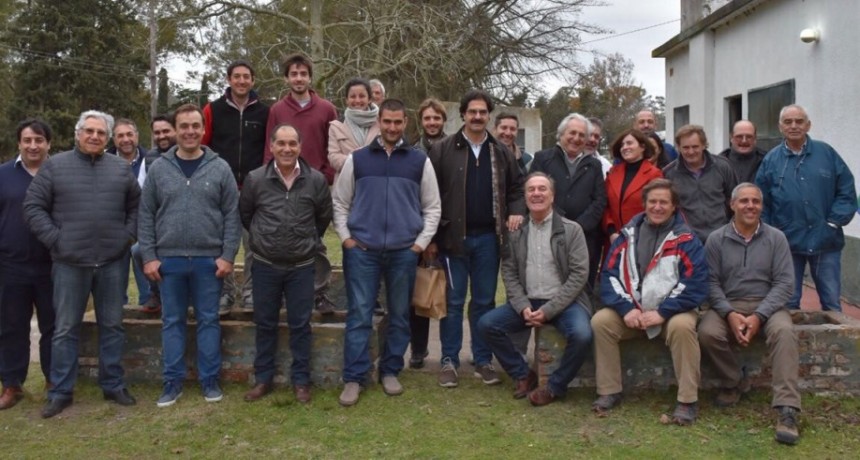 Sarqu&iacute;s visit&oacute; Salliquel&oacute; y Carhu&eacute; y se reuni&oacute; con productores