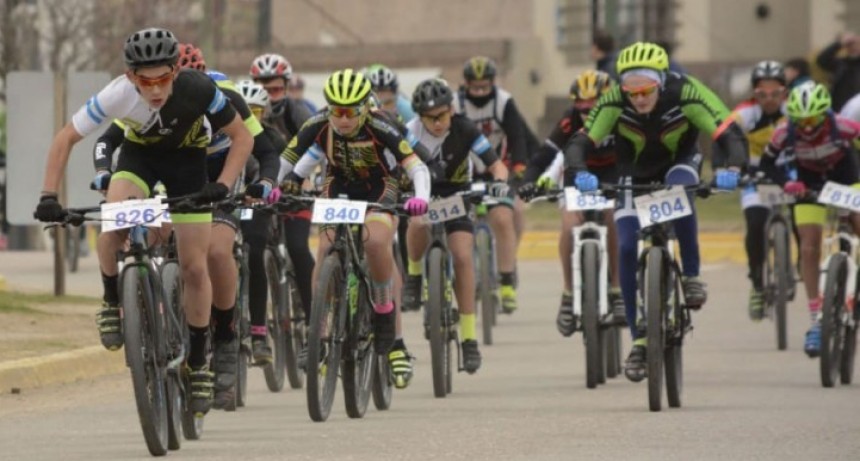 La escuelita de ciclismo corri&oacute; en el Sierra Rally Bike