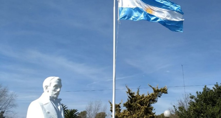 Junto a la comunidad educativa Pisano rindi&oacute; homenaje a San Mart&iacute;n