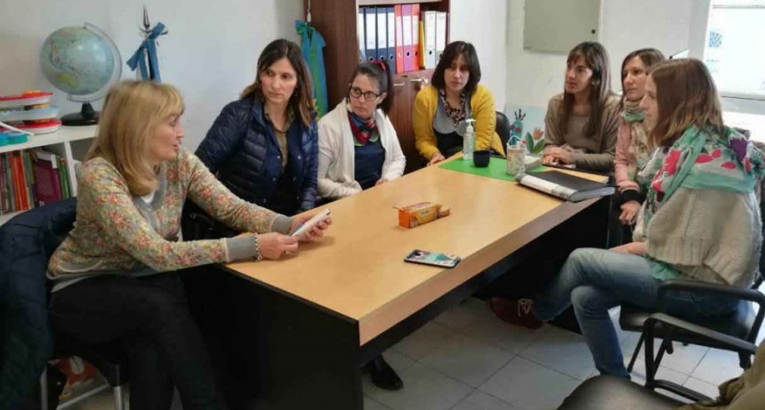 El equipo de educaci&oacute;n se reuni&oacute; con el consultorio externo de desarrollo infantil